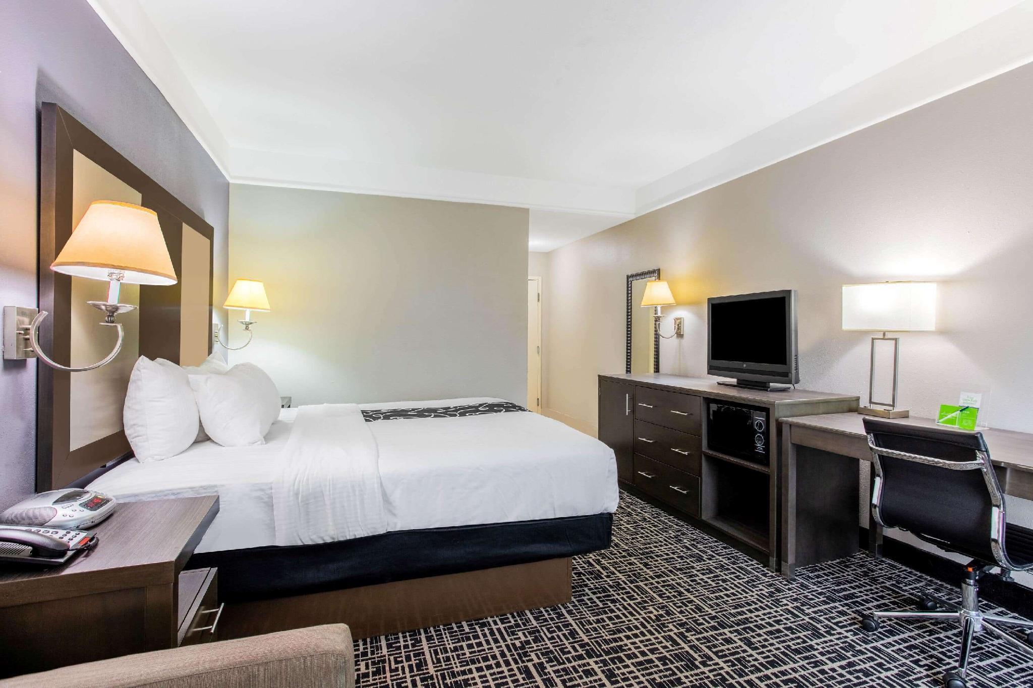 La Quinta Inn & Suites Fultondale Exteriör bild
