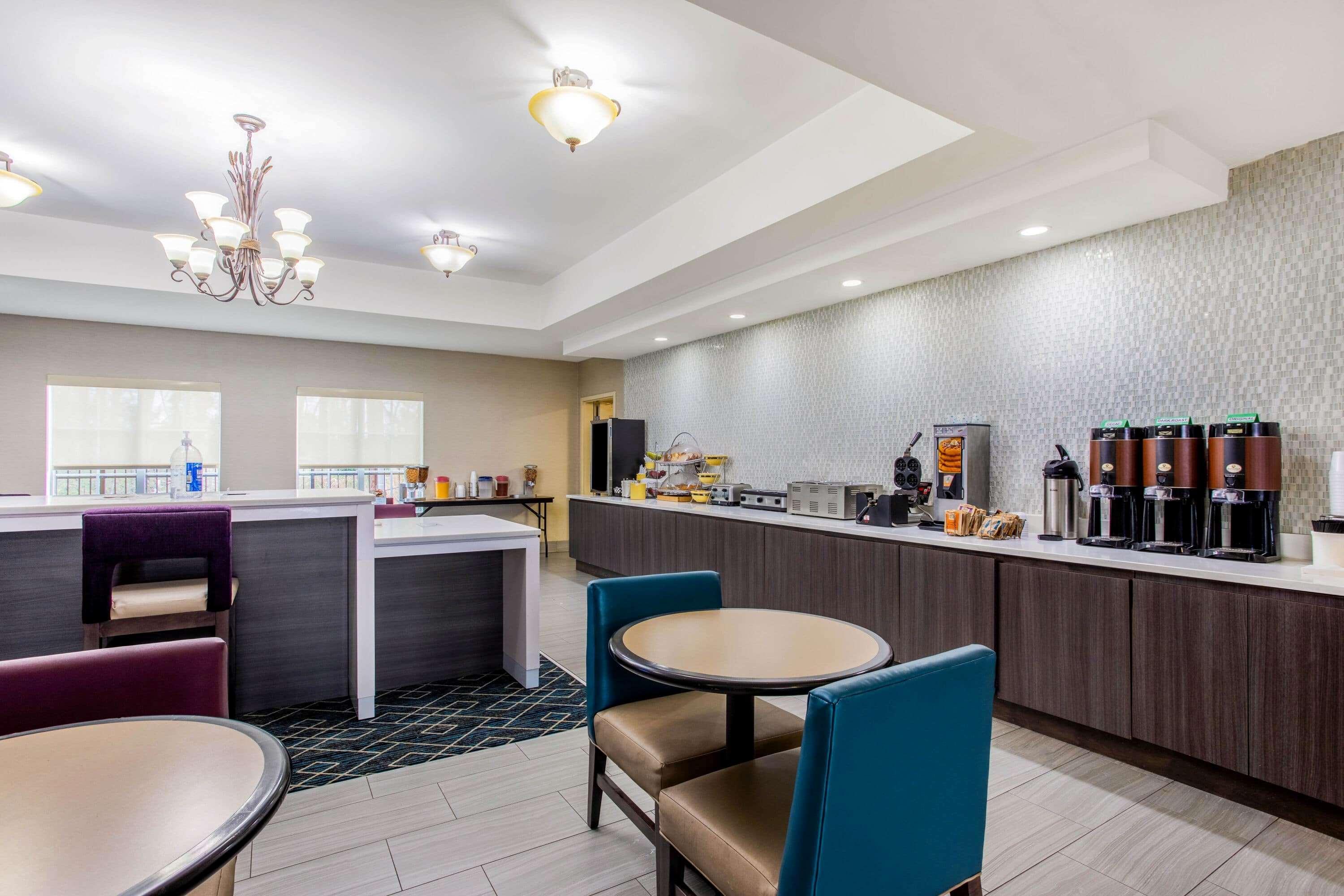 La Quinta Inn & Suites Fultondale Exteriör bild