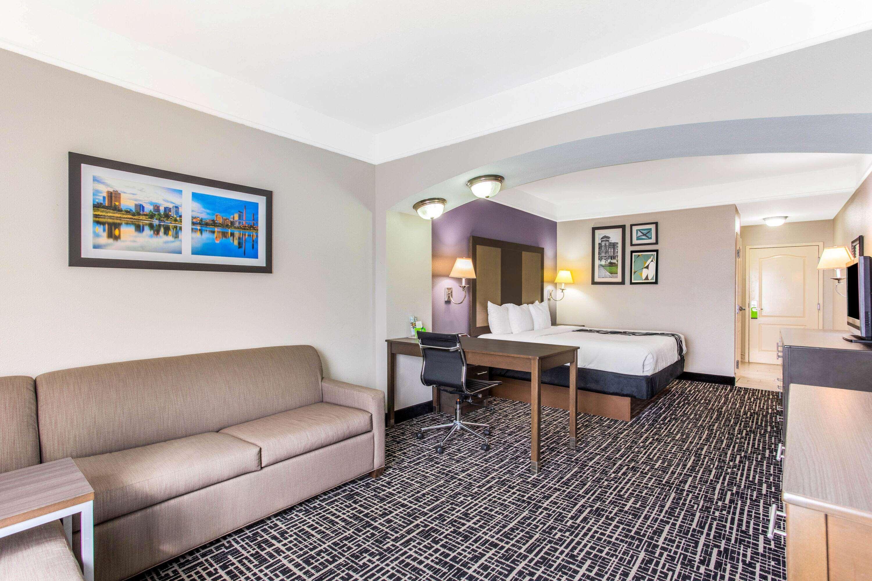 La Quinta Inn & Suites Fultondale Exteriör bild